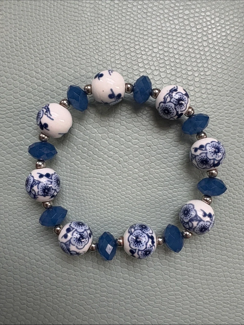 Blue & White Floral Bead Stretch Bracelet - Unbranded